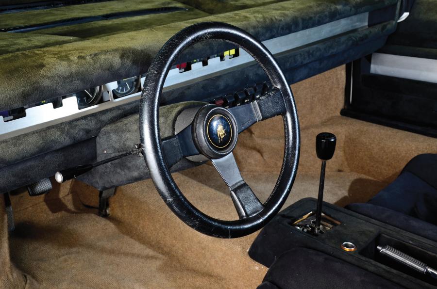  Lamborghini Bravo P300 1974 года  (фото 8 из 14)